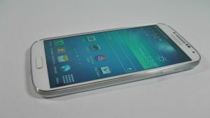 How to fix Samsung Galaxy S4 screen flickering, blank display & unresponsive screen