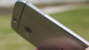 How To Fix HTC One M8 Call Cannot Be Heard & Other Related Issues