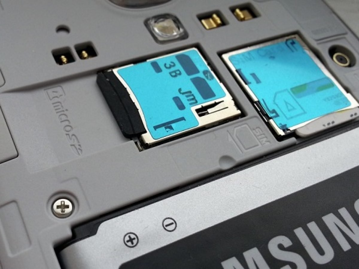 Память самсунг 7. Самсунг галакси s7 слот для карты памяти. Слот MICROSD Galaxy s22 Ultra. Samsung s9 слот для карты памяти. Samsung s3 SD Card Slot.