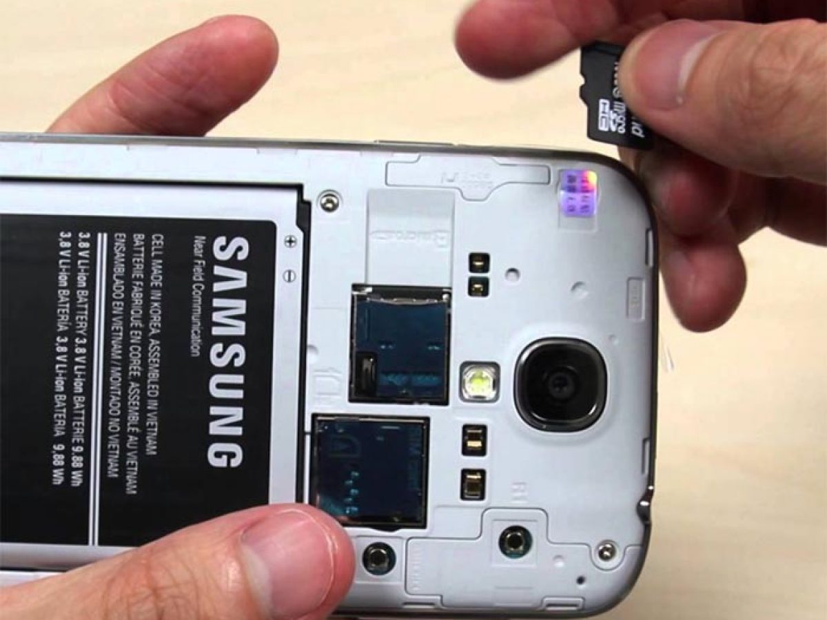 Восстановить память самсунг. Galaxy s20 SD Card. Galaxy s22 карта памяти. Samsung Galaxy s24 MICROSD. Какая память у самсунг с 24.