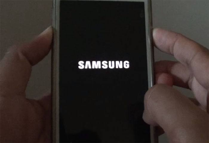 Galaxy-S5-stuck-boot-loop