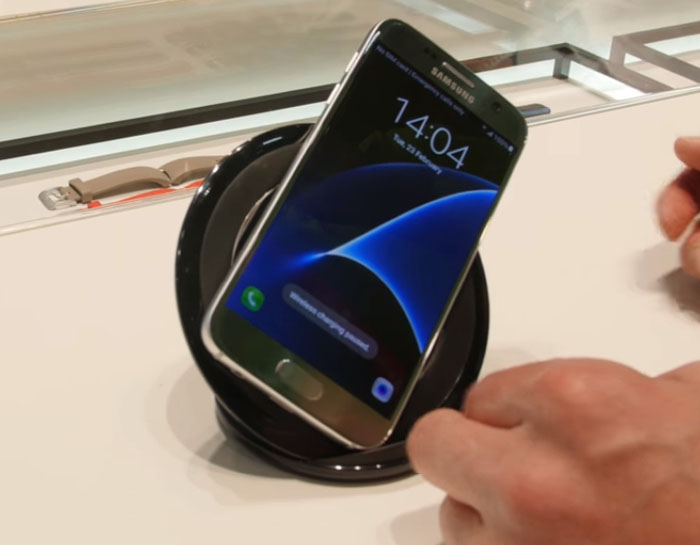 Galaxy-S7-Edge-wireless-charging