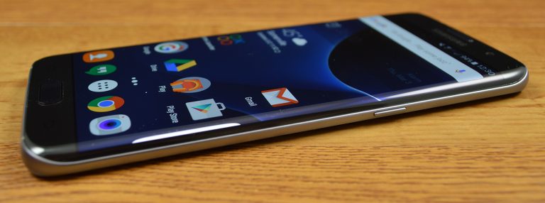 Galaxy S7 keeps freezing and turning itself on and off, other issues