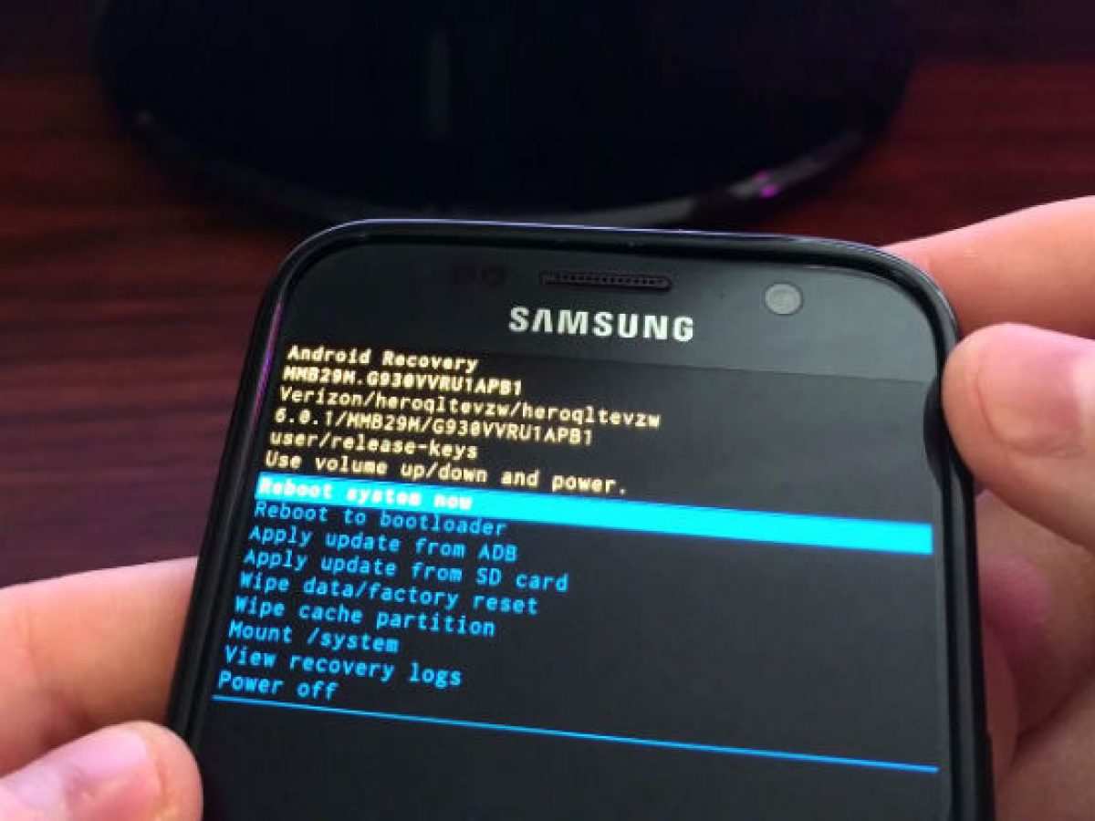 samsung tablet frozen on samsung screen