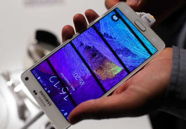 Galaxy Note 4 “Media Server failed. Camera needs to restart.” error, other issues