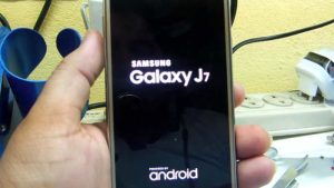 How to fix your Samsung Galaxy J7 that keeps shutting down and randomly restarts after an update [Troubleshooting Guide]