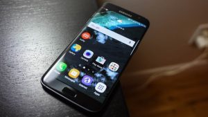 Samsung Galaxy S7 Edge Resets, Freezes When Charged Issue & Other Related Problems