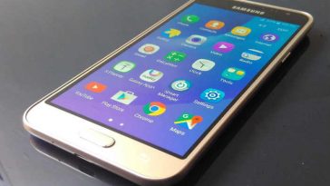 Samsung Galaxy J3 showing "Unfortunately, Email has stopped" error message