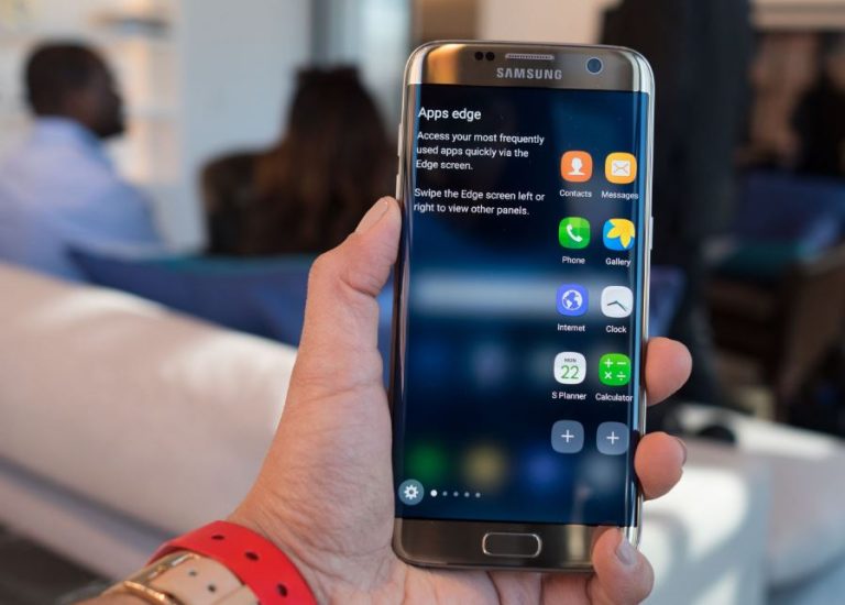 Galaxy S7 edge can’t install system update,  not detecting SD card, other issues