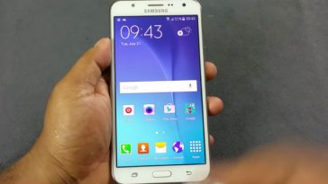 Samsung Galaxy J7 Home Screen