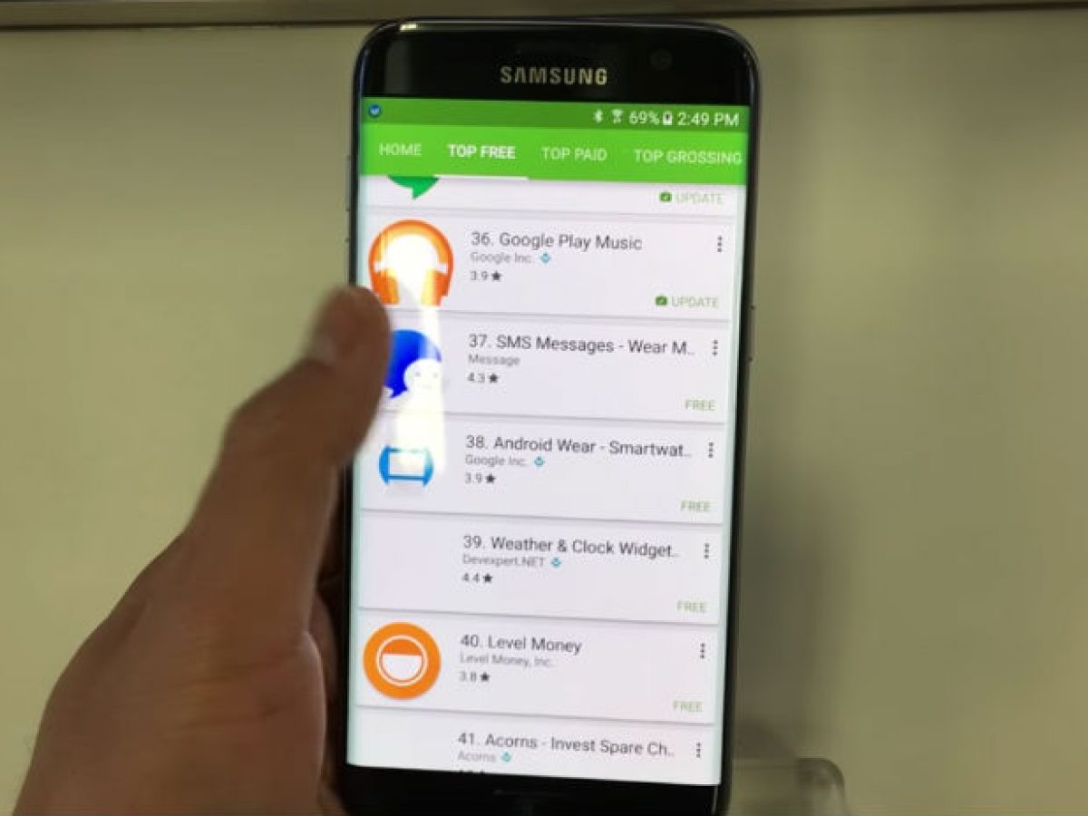 Google play samsung galaxy. Самсунг плей. Samsung Play Store. Samsung s7 посылка. Интерфейс телефона самсунг.