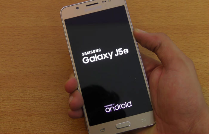 Samsung Galaxy j5 booting up1