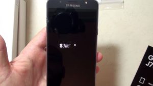 How to fix your Samsung Galaxy J7 that keeps restarting [Troubleshooting Guide]