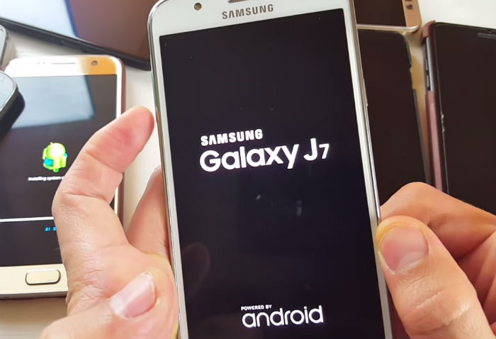 Samsung Galaxy J7 stuck on boot screen
