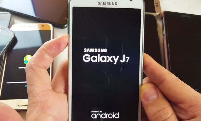Samsung Galaxy J7 stuck in bootloop