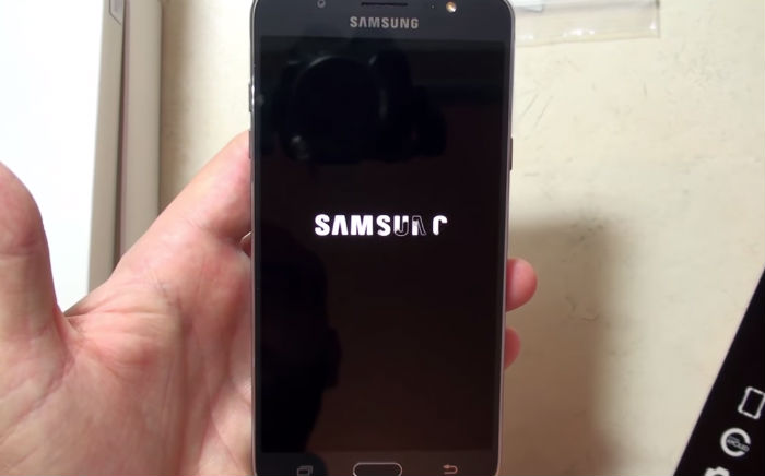 Samsung Galaxy J7 stuck on logo