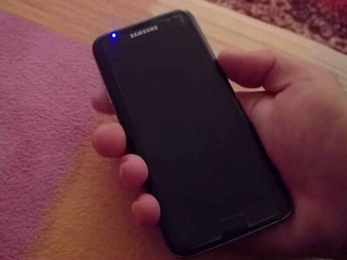 Nogle gange nogle gange Peru Læge Samsung Galaxy S7 Edge screen is black with LED blue light turning on  during reboot [Troubleshooting Guide]