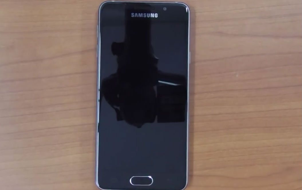 Samsung Galaxy A3 screen flickering black screen