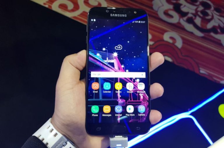 Galaxy J7 won’t boot normally, stuck in Samsung logo screen, random reboot issue, other issues
