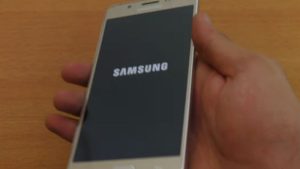 How to fix your Samsung Galaxy J5 (2017) that’s stuck on the Samsung logo during boot up [Troubleshooting Guide]