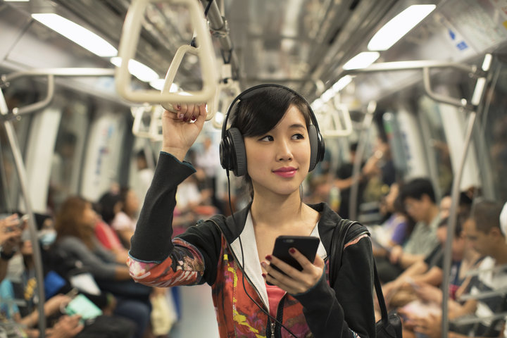 5 Best Headphones For Commuting in 2024