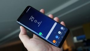 Galaxy S8 screen discoloration issue, flickering screen issue, other issues
