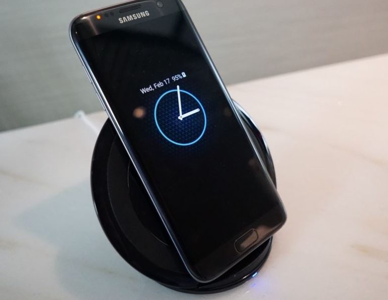 Galaxy S8 shows black screen when lock screen is unlocked