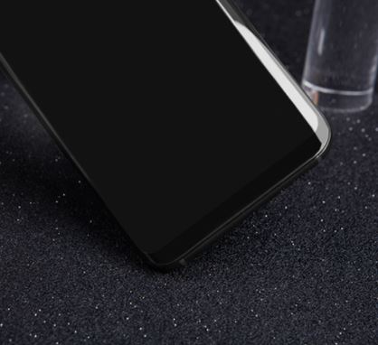 Galaxy S8 Plus screen randomly turns black on its own