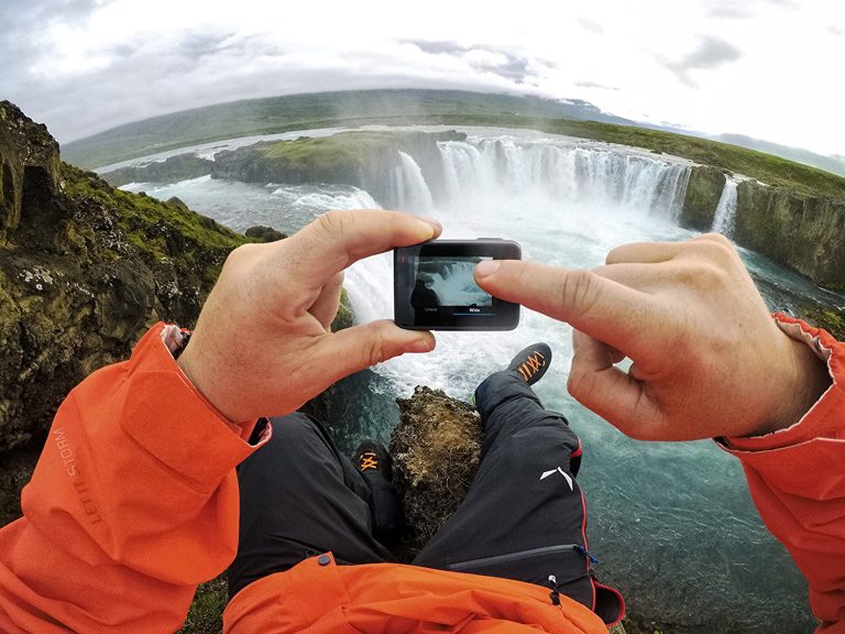 5 Best Vlogging Cameras in 2025