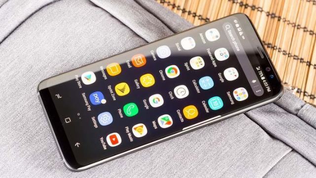 What to do if your Galaxy S8 screen is cracked, showing lines, has discoloration, and won’t work