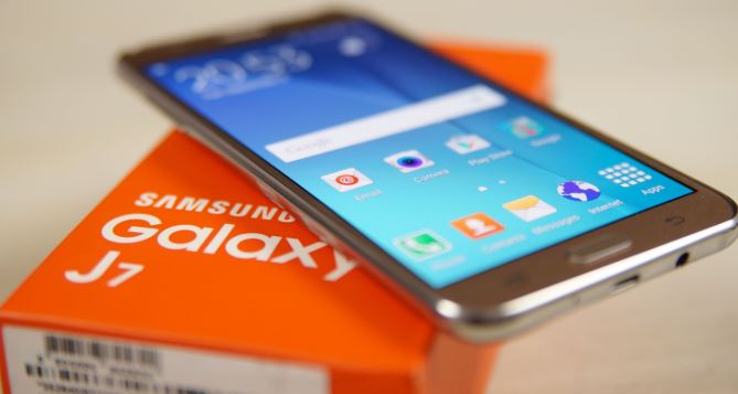 Solved Samsung Galaxy J7 Keeps On Restarting