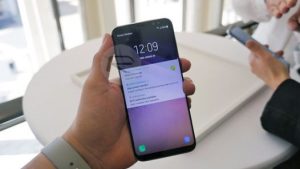Galaxy S8 Plus keeps showing exclamation mark on wifi, internet connection keeps dropping after an update