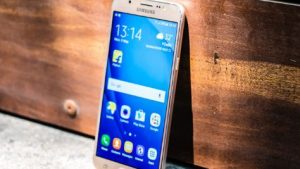How to transfer files from Galaxy J7 with a broken screen