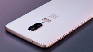 5 Best Screen Protectors For OnePlus 6