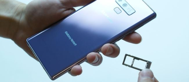Easy steps on how to insert or remove SD card for Galaxy Note9