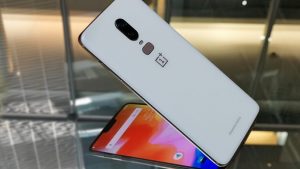 How To Fix OnePlus 6 Screen Flickers After Getting Wet