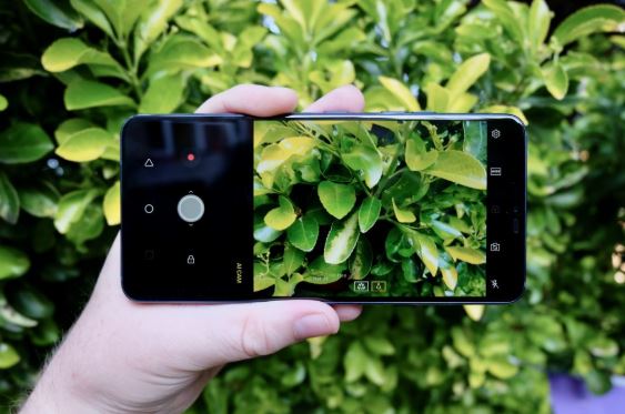 LG G7 ThinQ stops charging and won’t turn on (showing question mark in a circle)