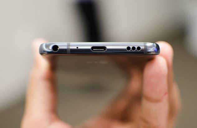 How to fix LG G7 ThinQ charging issue: charges slowly or won’t charge at all