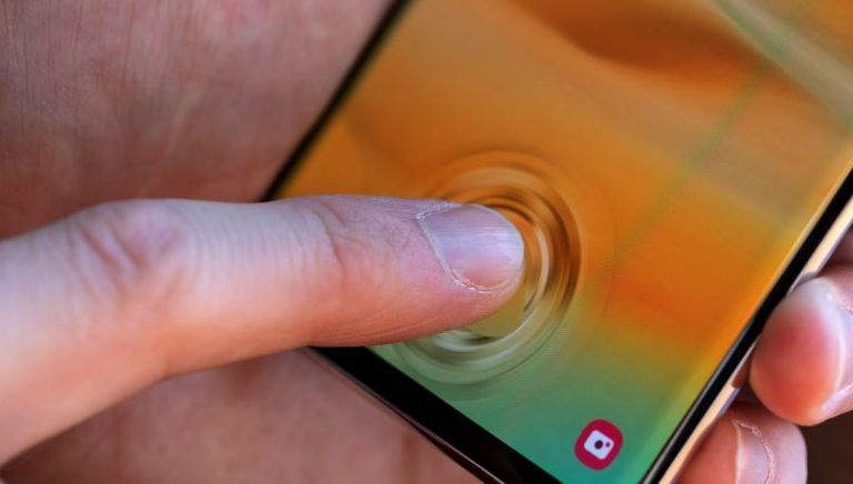 What to do if Galaxy S10 screen is cracked | fix Galaxy S10 cracked screen