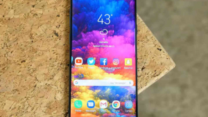 How to configure Home screen on Galaxy S10 | add, delete, or change default Home screen
