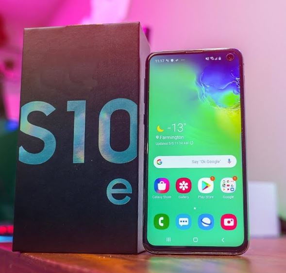 How To Screen Mirror To TV on Galaxy S10e Using Samsung Smart View App