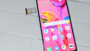 How to fix No SIM card detected error on Huawei P30