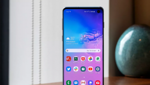 How to fix white flickering screen on Galaxy S10 [troubleshooting guide]
