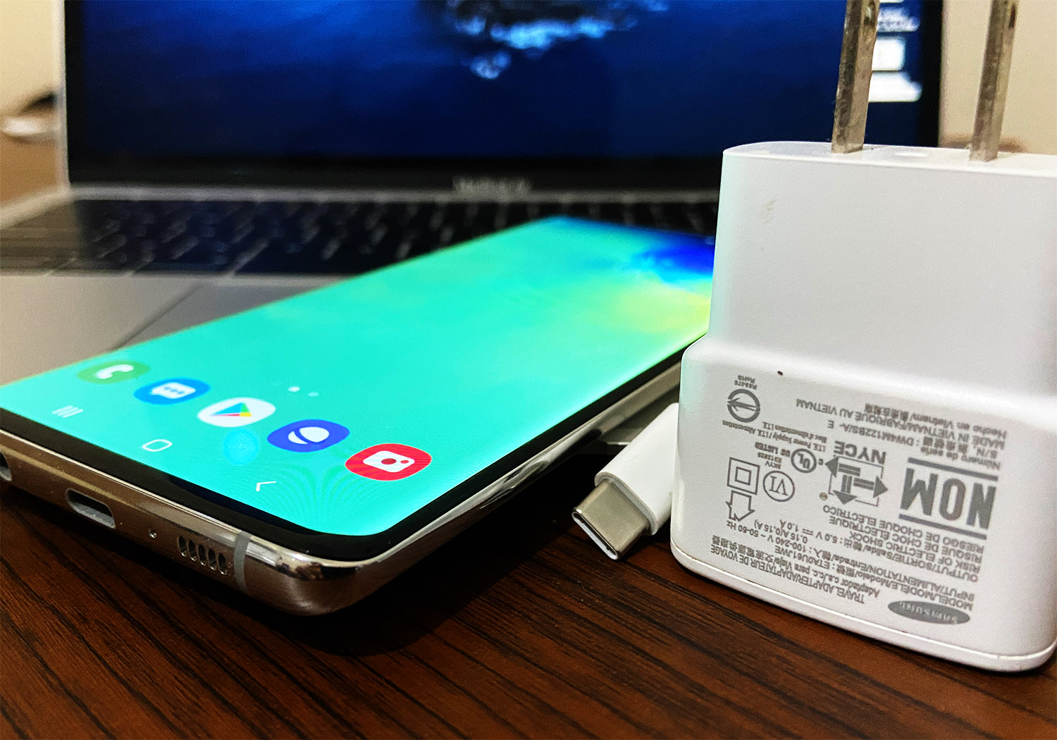 galaxy s10 plus won't charge check accessories