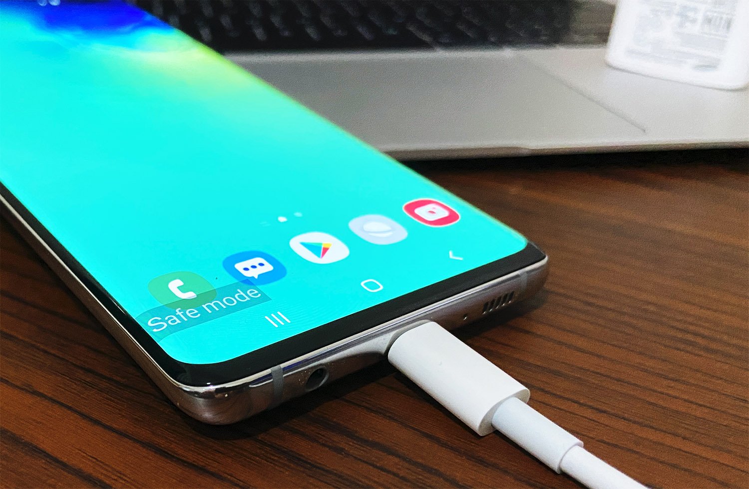 galaxy s10 won't charge charge in safe mode