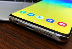 galaxy s10 won't turn on check the charging port
