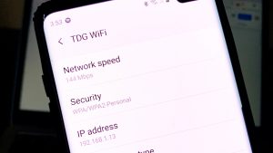 Galaxy S10 WiFi keeps disconnecting after Android 10 update