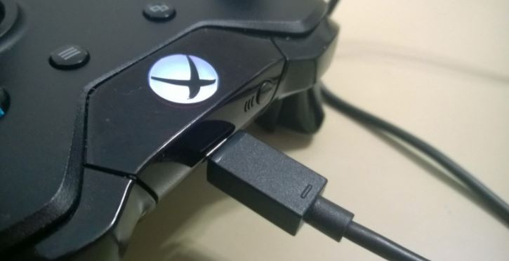 Xbox One controller USB connection