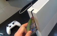 How to fix Xbox One won't read disc issue.