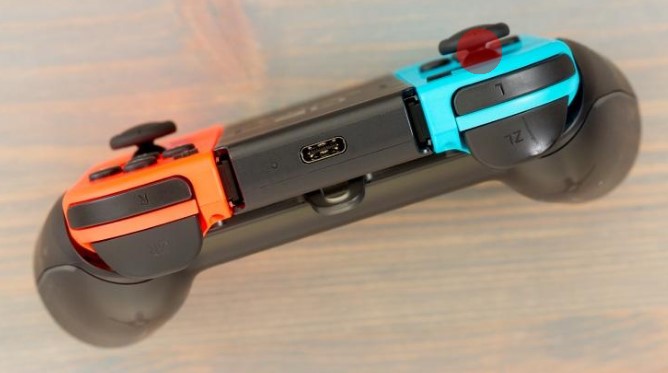 Nintendo Switch Charging Grip